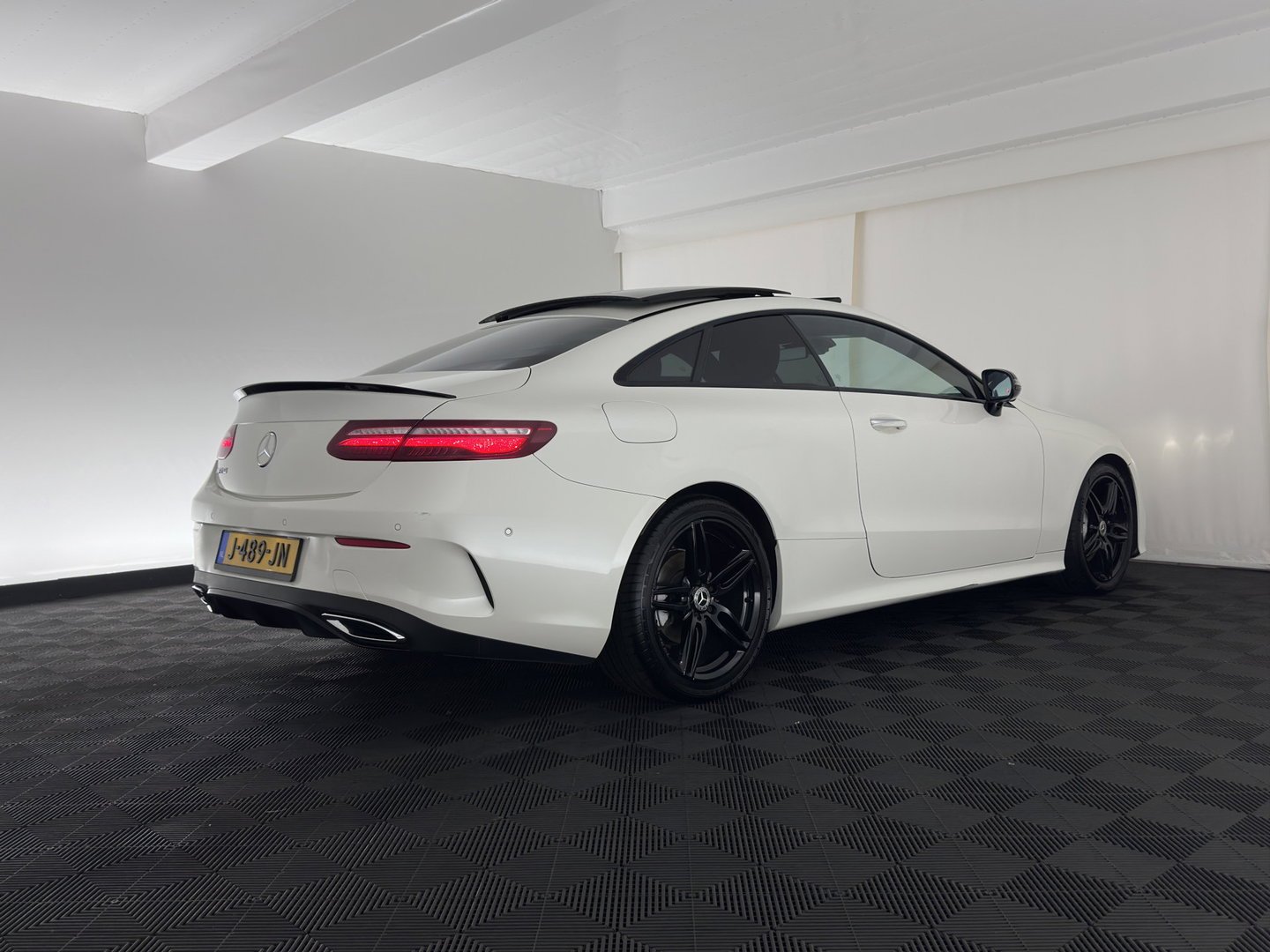Mercedes-Benz E-Klasse Coupé 220 d Premium Plus *PANO | LEATHER-MIROFIBRE | BURMESTER | ADAPTIVE-CRUISE | BLINDSPOT | MULTIBEAM-LED | MEMORY-PACK | TOPVIEW | KEYLESS | HEATED-SPORTSEATS | WIDE-SCREEN | AMBIENTLIGHT | 19''ALU*