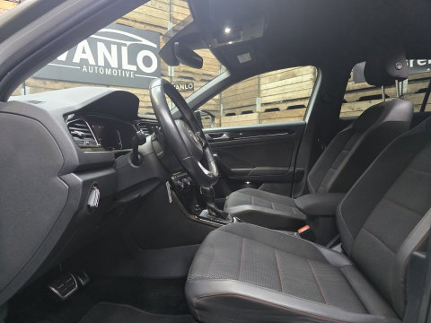 Volkswagen T-Roc 1.5 TSI Sport Navi VCP Clima Cruise Camera 19"LM Darkgreen Wrap 200PK!