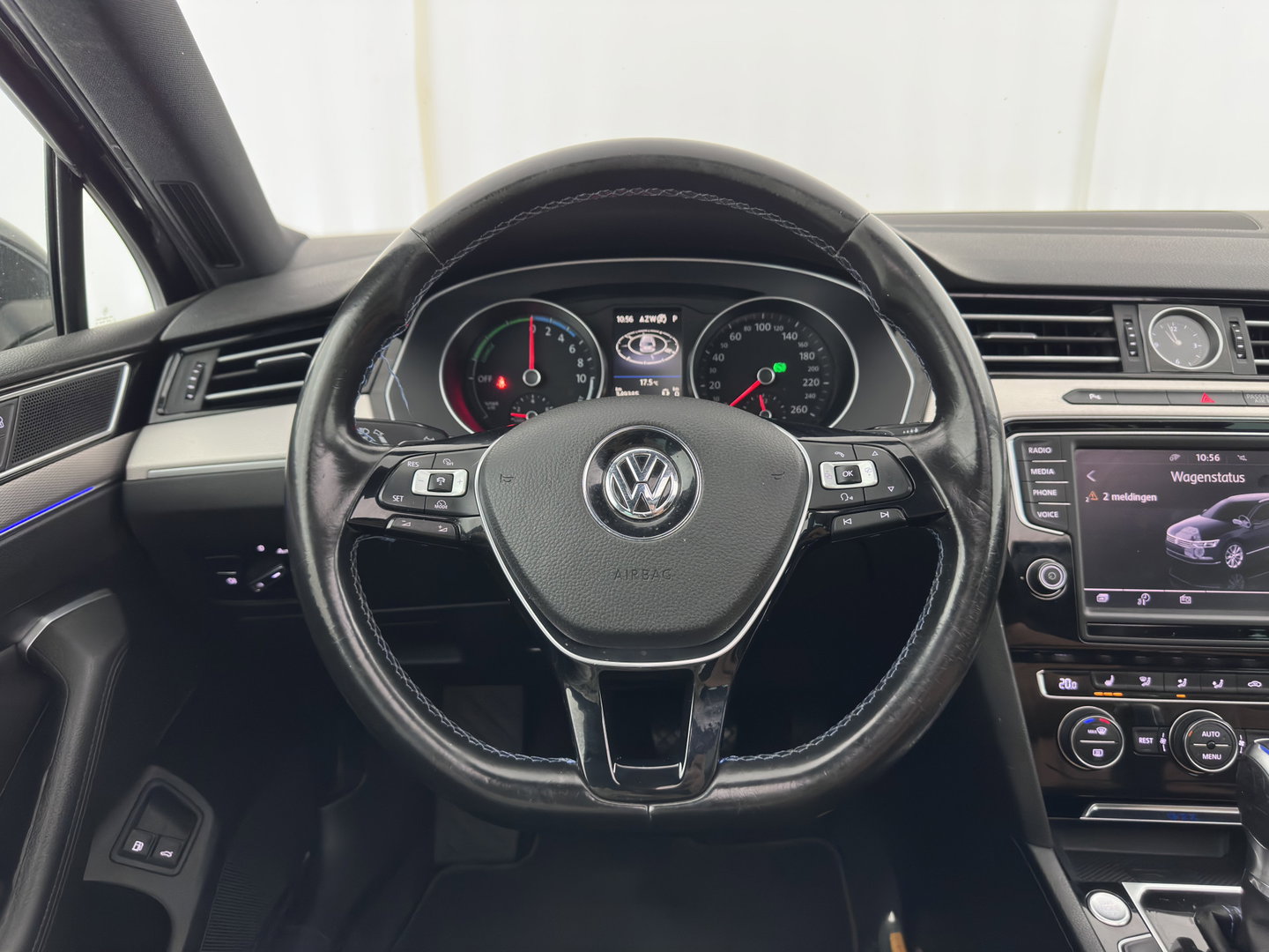 Volkswagen Passat Variant 1.4 TSI GTE Highline *PANO | LEATHER-MICROFIBRE | ADAPTIVE-CRUISE | FULL-LED | KEYLESS | CARPLAY | NAVI-FULLMAP | AMBIENT-LIGHT | PRIVACY-GLASS | SHIFT-PADDLES | 18''ALU | TOWBAR*