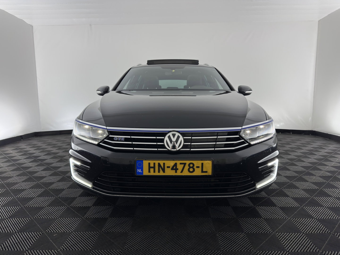 Volkswagen Passat Variant 1.4 TSI GTE Highline *PANO | LEATHER-MICROFIBRE | ADAPTIVE-CRUISE | FULL-LED | KEYLESS | CARPLAY | NAVI-FULLMAP | AMBIENT-LIGHT | PRIVACY-GLASS | SHIFT-PADDLES | 18''ALU | TOWBAR*