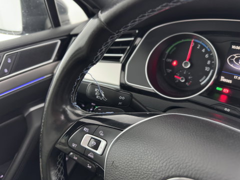Volkswagen Passat Variant 1.4 TSI GTE Highline *PANO | LEATHER-MICROFIBRE | ADAPTIVE-CRUISE | FULL-LED | KEYLESS | CARPLAY | NAVI-FULLMAP | AMBIENT-LIGHT | PRIVACY-GLASS | SHIFT-PADDLES | 18''ALU | TOWBAR*
