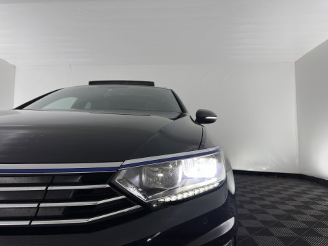 Volkswagen Passat Variant 1.4 TSI GTE Highline *PANO | LEATHER-MICROFIBRE | ADAPTIVE-CRUISE | FULL-LED | KEYLESS | CARPLAY | NAVI-FULLMAP | AMBIENT-LIGHT | PRIVACY-GLASS | SHIFT-PADDLES | 18''ALU | TOWBAR*