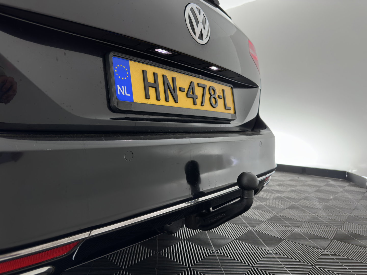 Volkswagen Passat Variant 1.4 TSI GTE Highline *PANO | LEATHER-MICROFIBRE | ADAPTIVE-CRUISE | FULL-LED | KEYLESS | CARPLAY | NAVI-FULLMAP | AMBIENT-LIGHT | PRIVACY-GLASS | SHIFT-PADDLES | 18''ALU | TOWBAR*