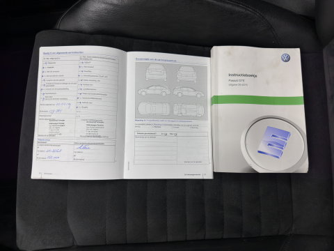 Volkswagen Passat Variant 1.4 TSI GTE Highline *PANO | LEATHER-MICROFIBRE | ADAPTIVE-CRUISE | FULL-LED | KEYLESS | CARPLAY | NAVI-FULLMAP | AMBIENT-LIGHT | PRIVACY-GLASS | SHIFT-PADDLES | 18''ALU | TOWBAR*