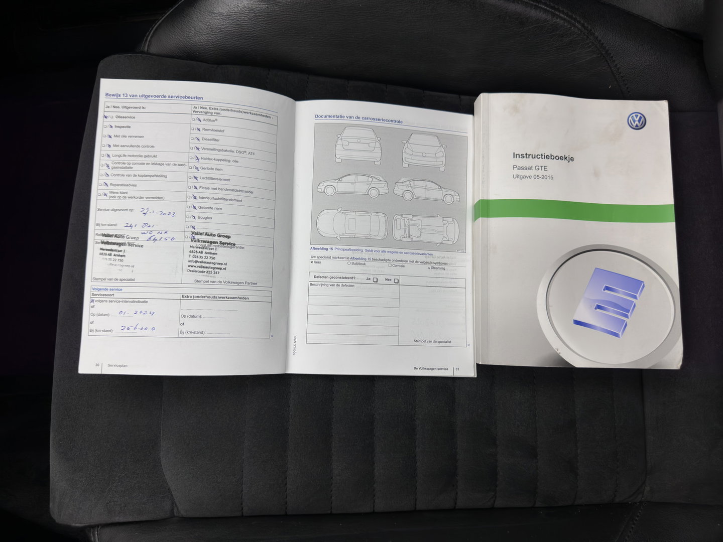 Volkswagen Passat Variant 1.4 TSI GTE Highline *PANO | LEATHER-MICROFIBRE | ADAPTIVE-CRUISE | FULL-LED | KEYLESS | CARPLAY | NAVI-FULLMAP | AMBIENT-LIGHT | PRIVACY-GLASS | SHIFT-PADDLES | 18''ALU | TOWBAR*