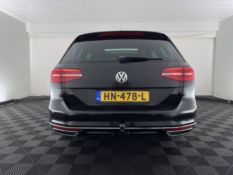 Volkswagen Passat Variant 1.4 TSI GTE Highline *PANO | LEATHER-MICROFIBRE | ADAPTIVE-CRUISE | FULL-LED | KEYLESS | CARPLAY | NAVI-FULLMAP | AMBIENT-LIGHT | PRIVACY-GLASS | SHIFT-PADDLES | 18''ALU | TOWBAR*