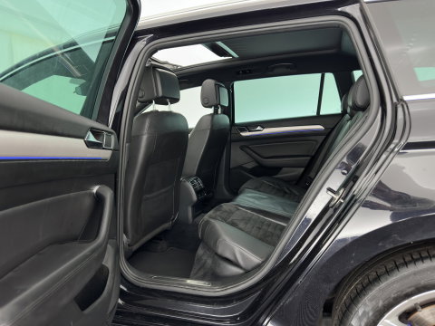 Volkswagen Passat Variant 1.4 TSI GTE Highline *PANO | LEATHER-MICROFIBRE | ADAPTIVE-CRUISE | FULL-LED | KEYLESS | CARPLAY | NAVI-FULLMAP | AMBIENT-LIGHT | PRIVACY-GLASS | SHIFT-PADDLES | 18''ALU | TOWBAR*