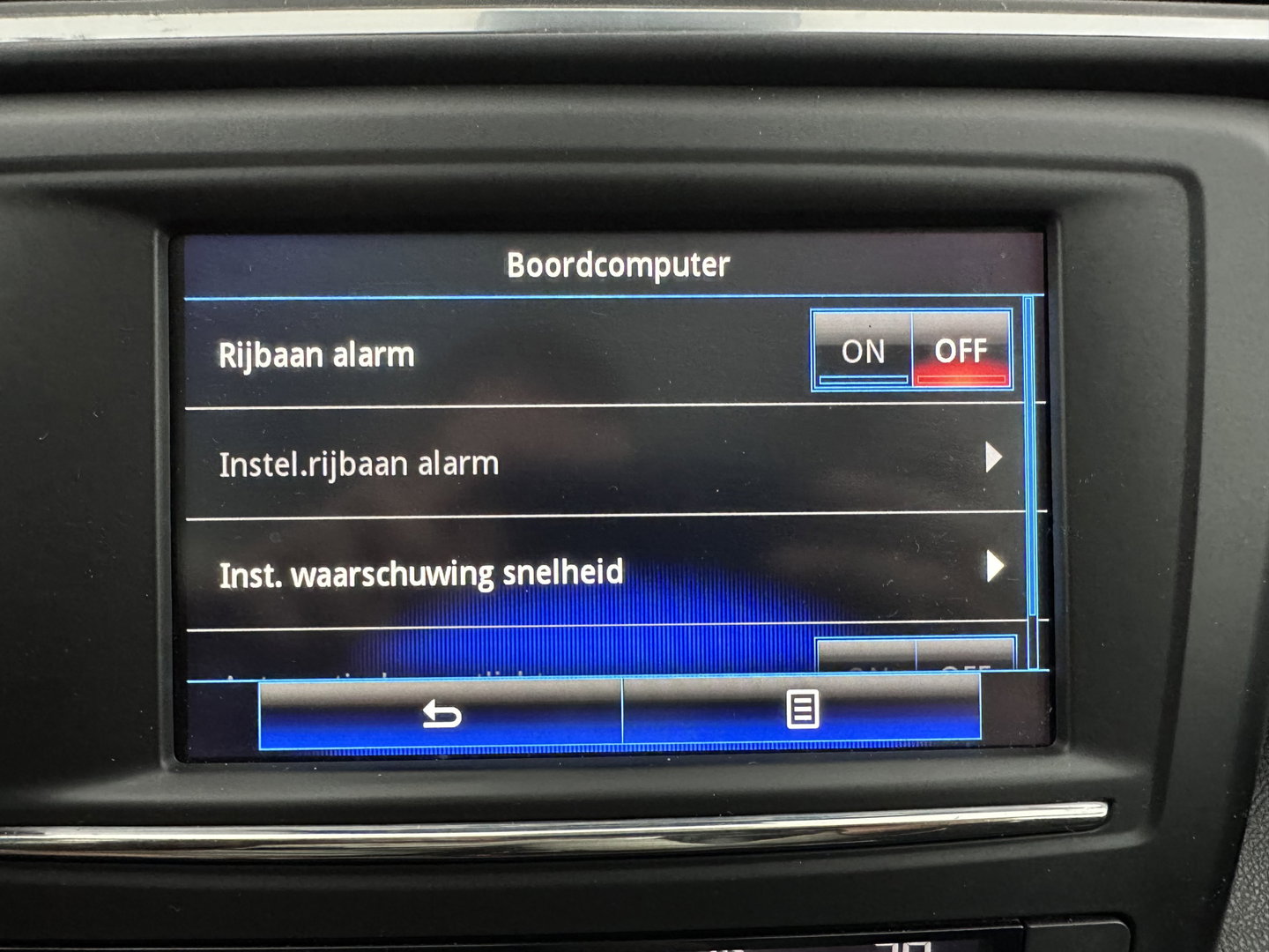 Renault Kadjar 1.5 dCi Bose *LEATHER-FABRIC | FULL-LED | BOSE-SOUND | BLINDSPOT | HEATED-COMFORTSEATS | KEYLESS | NAVI-FULLMAP | ECC | PDC | CRUISE | DAB | PRIVACY-GLASS | 19''ALU | TOWBAR*