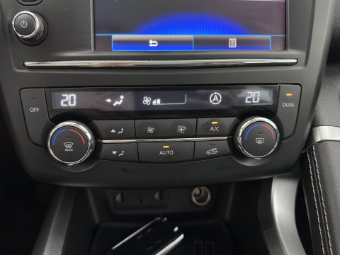 Renault Kadjar 1.5 dCi Bose *LEATHER-FABRIC | FULL-LED | BOSE-SOUND | BLINDSPOT | HEATED-COMFORTSEATS | KEYLESS | NAVI-FULLMAP | ECC | PDC | CRUISE | DAB | PRIVACY-GLASS | 19''ALU | TOWBAR*