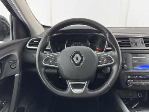 Renault Kadjar 1.5 dCi Bose *LEATHER-FABRIC | FULL-LED | BOSE-SOUND | BLINDSPOT | HEATED-COMFORTSEATS | KEYLESS | NAVI-FULLMAP | ECC | PDC | CRUISE | DAB | PRIVACY-GLASS | 19''ALU | TOWBAR*
