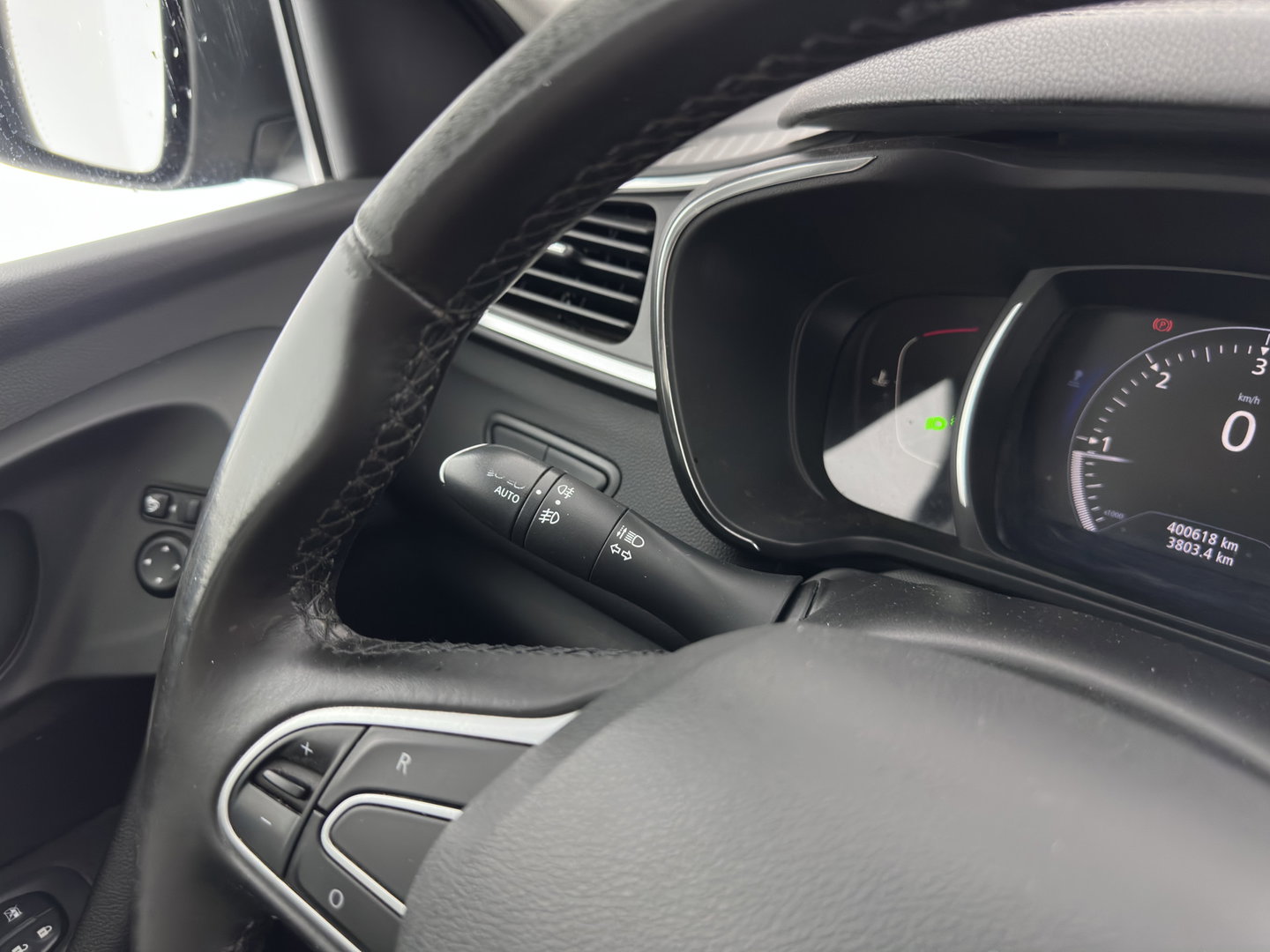 Renault Kadjar 1.5 dCi Bose *LEATHER-FABRIC | FULL-LED | BOSE-SOUND | BLINDSPOT | HEATED-COMFORTSEATS | KEYLESS | NAVI-FULLMAP | ECC | PDC | CRUISE | DAB | PRIVACY-GLASS | 19''ALU | TOWBAR*