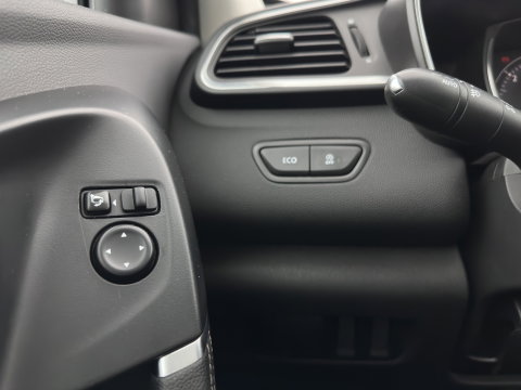 Renault Kadjar 1.5 dCi Bose *LEATHER-FABRIC | FULL-LED | BOSE-SOUND | BLINDSPOT | HEATED-COMFORTSEATS | KEYLESS | NAVI-FULLMAP | ECC | PDC | CRUISE | DAB | PRIVACY-GLASS | 19''ALU | TOWBAR*
