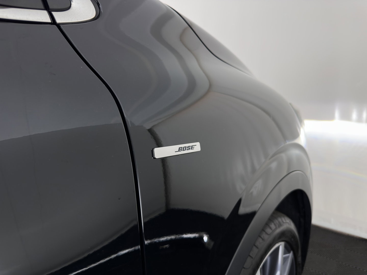 Renault Kadjar 1.5 dCi Bose *LEATHER-FABRIC | FULL-LED | BOSE-SOUND | BLINDSPOT | HEATED-COMFORTSEATS | KEYLESS | NAVI-FULLMAP | ECC | PDC | CRUISE | DAB | PRIVACY-GLASS | 19''ALU | TOWBAR*