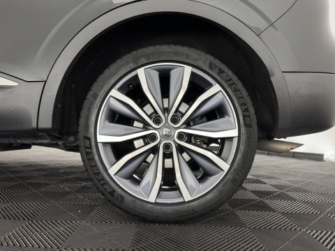 Renault Kadjar 1.5 dCi Bose *LEATHER-FABRIC | FULL-LED | BOSE-SOUND | BLINDSPOT | HEATED-COMFORTSEATS | KEYLESS | NAVI-FULLMAP | ECC | PDC | CRUISE | DAB | PRIVACY-GLASS | 19''ALU | TOWBAR*