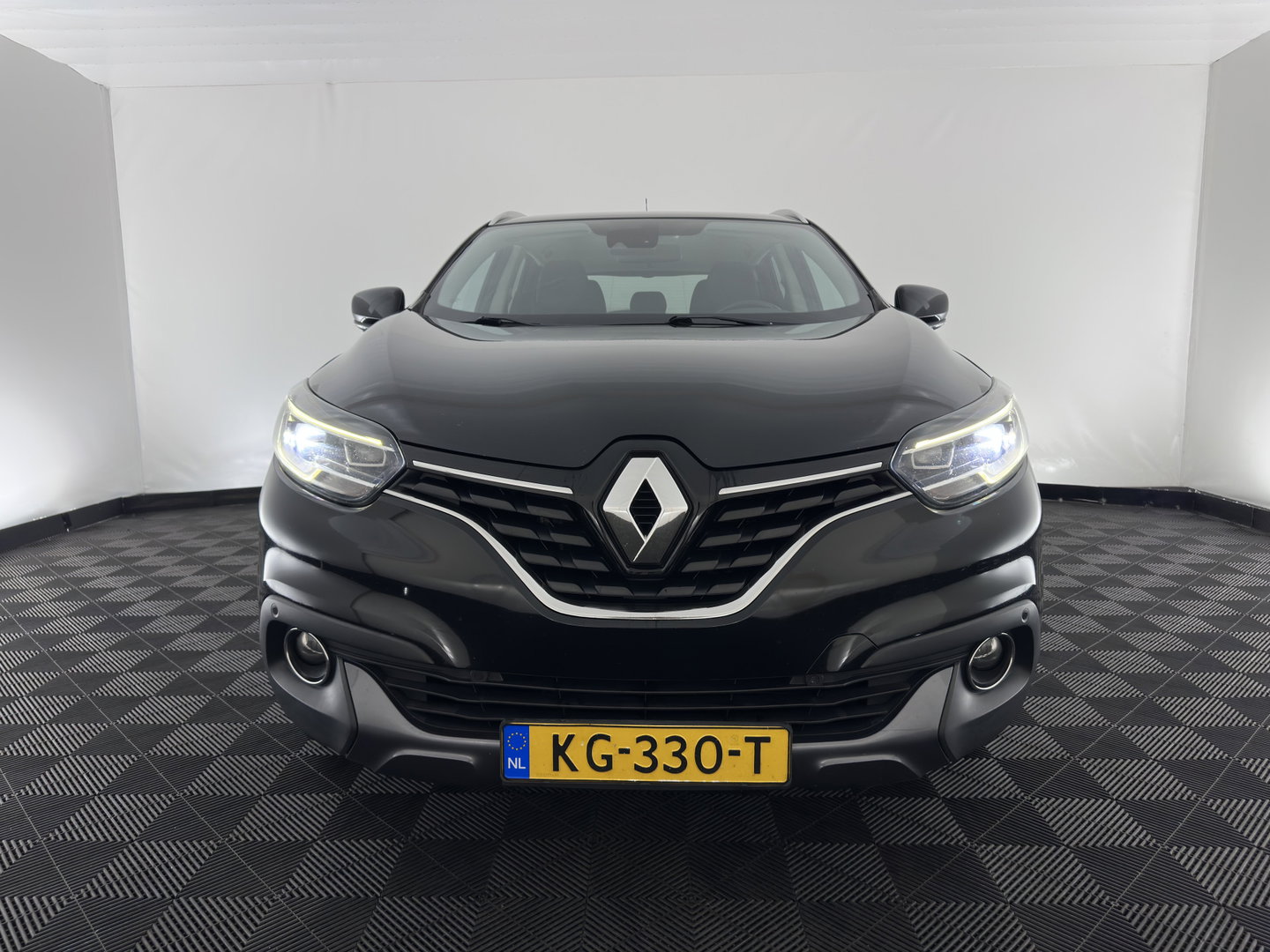 Renault Kadjar 1.5 dCi Bose *LEATHER-FABRIC | FULL-LED | BOSE-SOUND | BLINDSPOT | HEATED-COMFORTSEATS | KEYLESS | NAVI-FULLMAP | ECC | PDC | CRUISE | DAB | PRIVACY-GLASS | 19''ALU | TOWBAR*