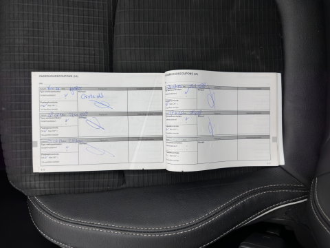 Renault Kadjar 1.5 dCi Bose *LEATHER-FABRIC | FULL-LED | BOSE-SOUND | BLINDSPOT | HEATED-COMFORTSEATS | KEYLESS | NAVI-FULLMAP | ECC | PDC | CRUISE | DAB | PRIVACY-GLASS | 19''ALU | TOWBAR*