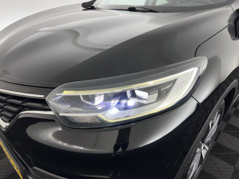 Renault Kadjar 1.5 dCi Bose *LEATHER-FABRIC | FULL-LED | BOSE-SOUND | BLINDSPOT | HEATED-COMFORTSEATS | KEYLESS | NAVI-FULLMAP | ECC | PDC | CRUISE | DAB | PRIVACY-GLASS | 19''ALU | TOWBAR*