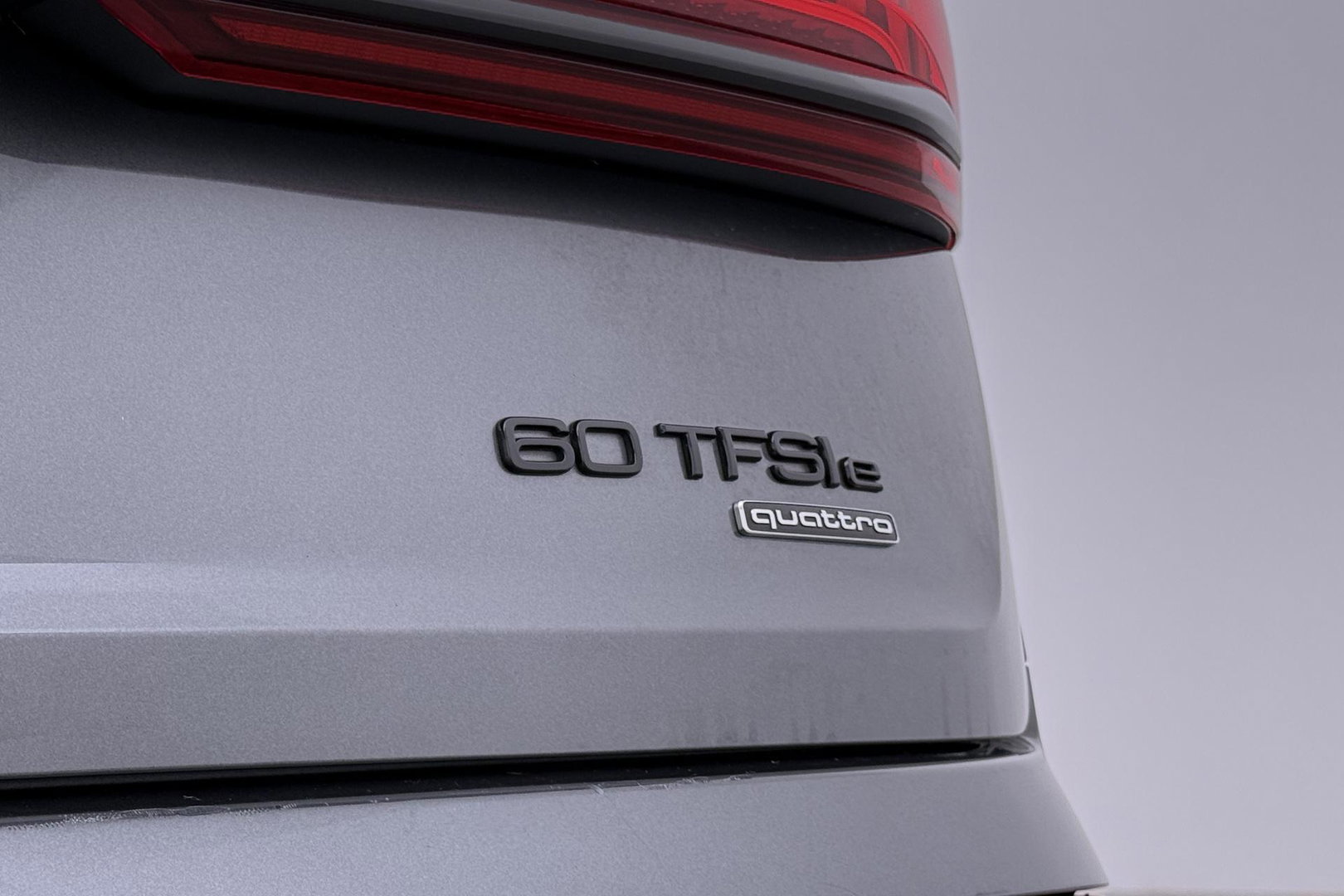 Audi Q7 60 TFSI e quattro Competition | Panoramadak | Luchtvering | Trekhaak | Massage+Ventilatie | Matrix LED | ACC | Camera | 21 Inch