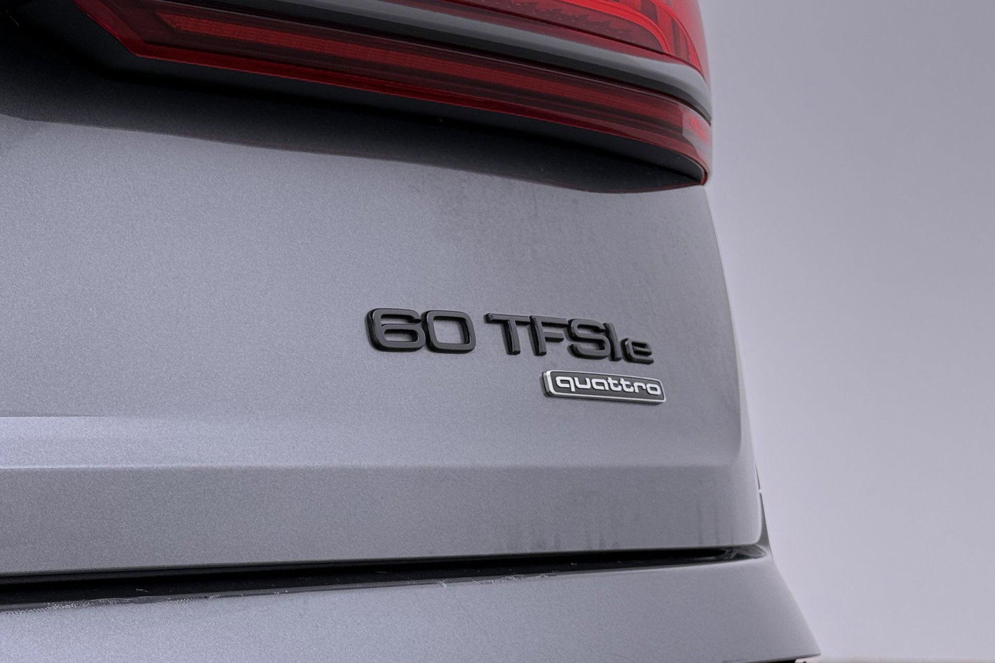 Audi Q7 60 TFSI e quattro Competition | Panoramadak | Luchtvering | Trekhaak | Massage+Ventilatie | Matrix LED | ACC | Camera | 21 Inch