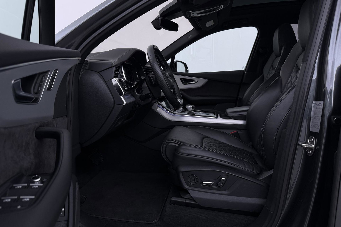 Audi Q7 60 TFSI e quattro Competition | Panoramadak | Luchtvering | Trekhaak | Massage+Ventilatie | Matrix LED | ACC | Camera | 21 Inch