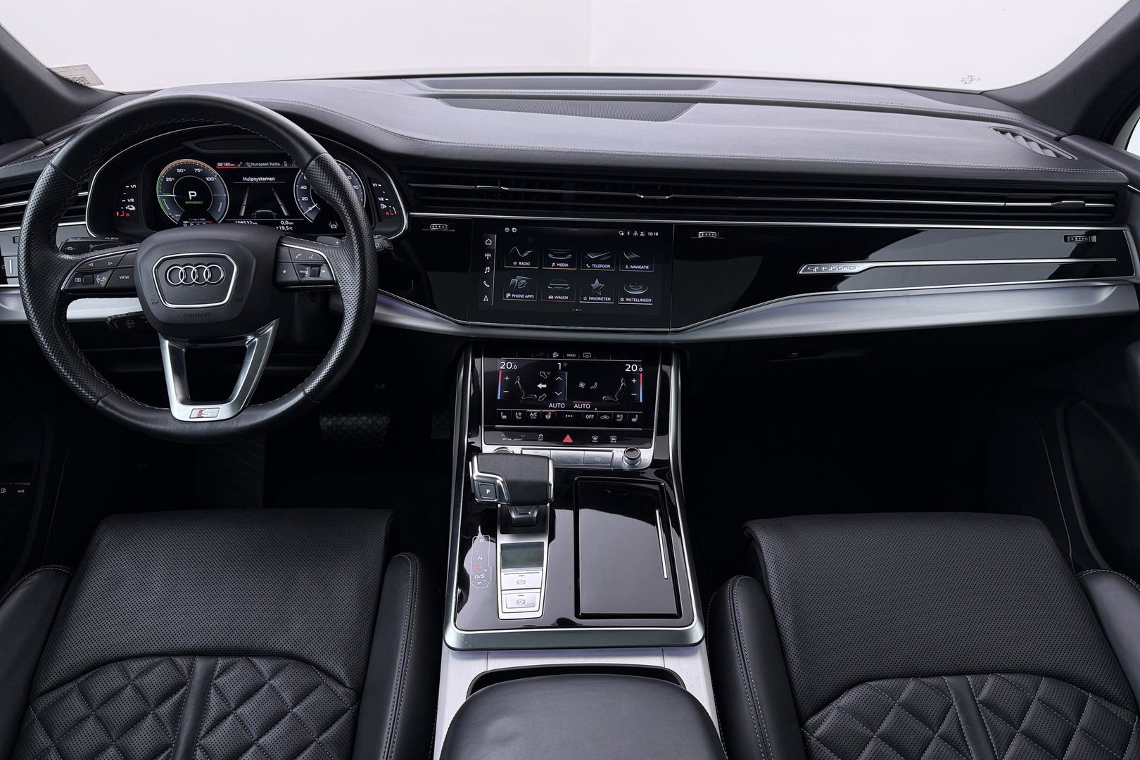 Audi Q7 60 TFSI e quattro Competition | Panoramadak | Luchtvering | Trekhaak | Massage+Ventilatie | Matrix LED | ACC | Camera | 21 Inch