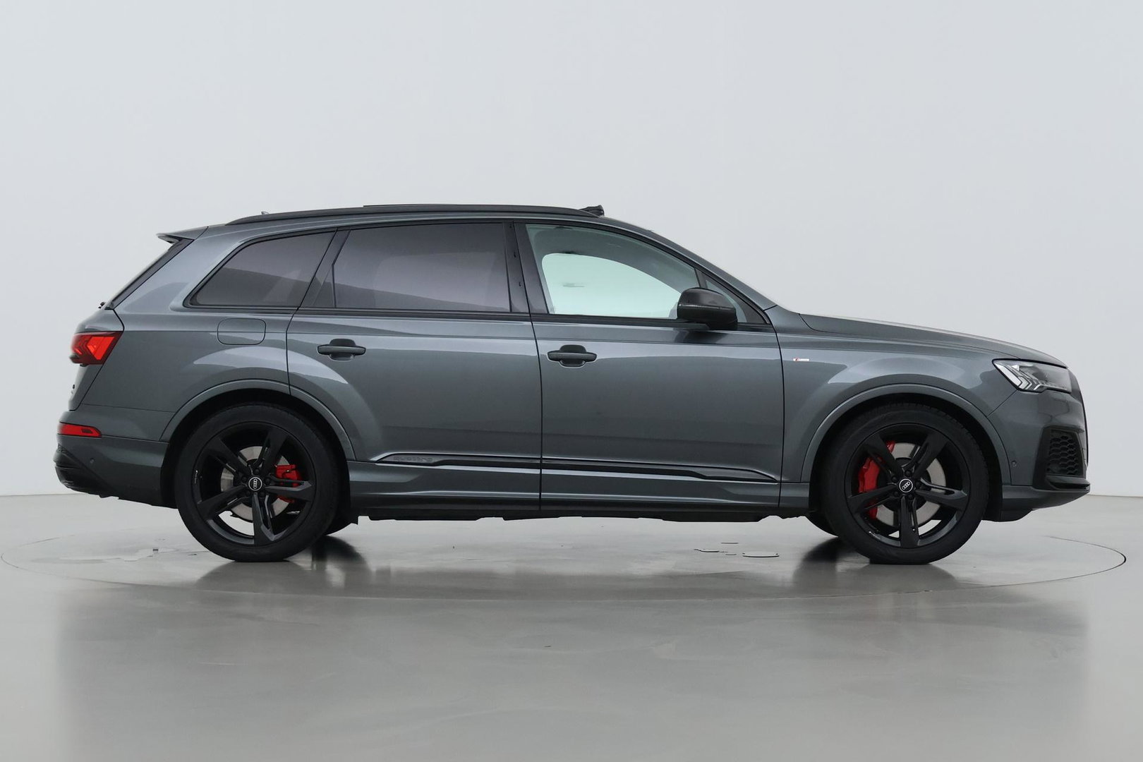 Audi Q7 60 TFSI e quattro Competition | Panoramadak | Luchtvering | Trekhaak | Massage+Ventilatie | Matrix LED | ACC | Camera | 21 Inch