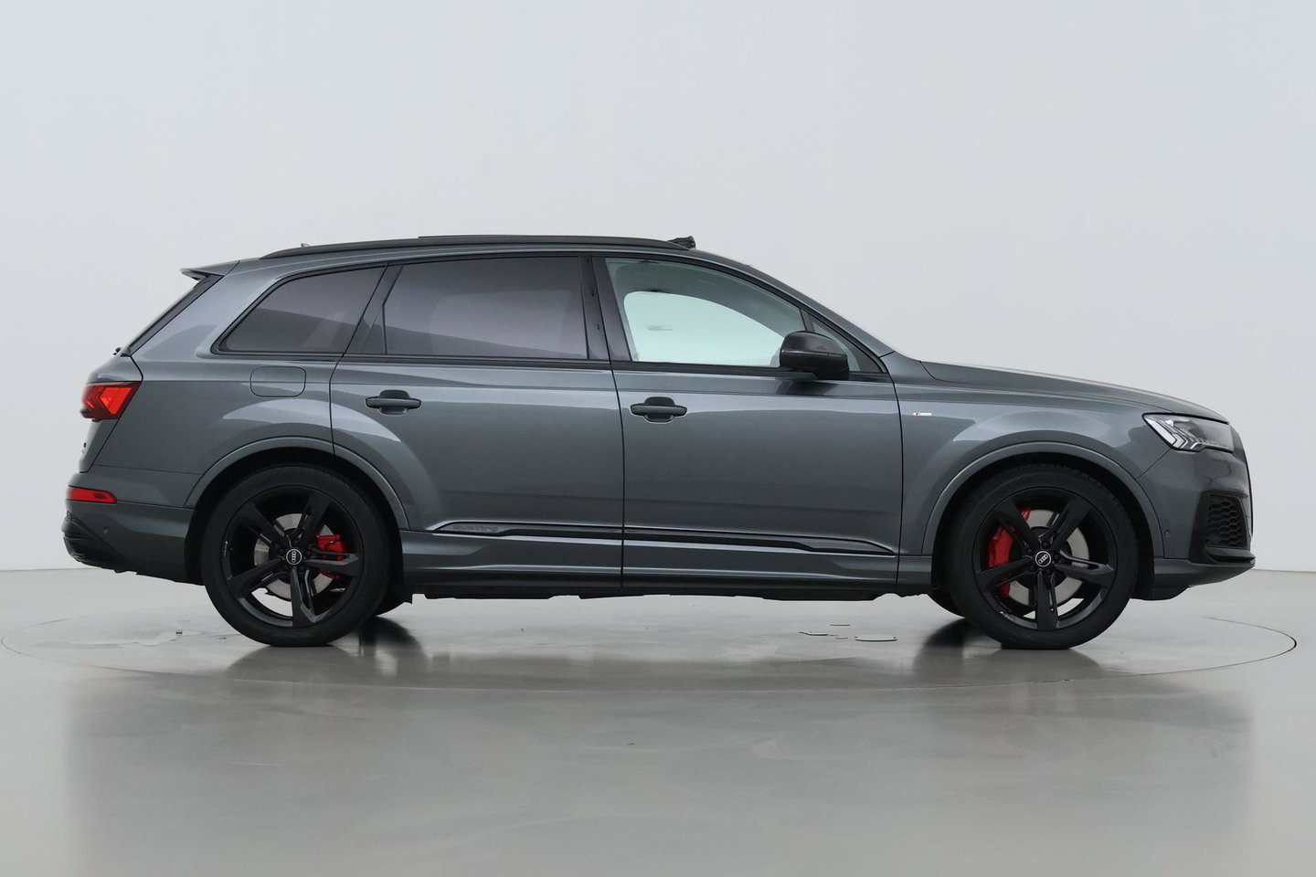 Audi Q7 60 TFSI e quattro Competition | Panoramadak | Luchtvering | Trekhaak | Massage+Ventilatie | Matrix LED | ACC | Camera | 21 Inch