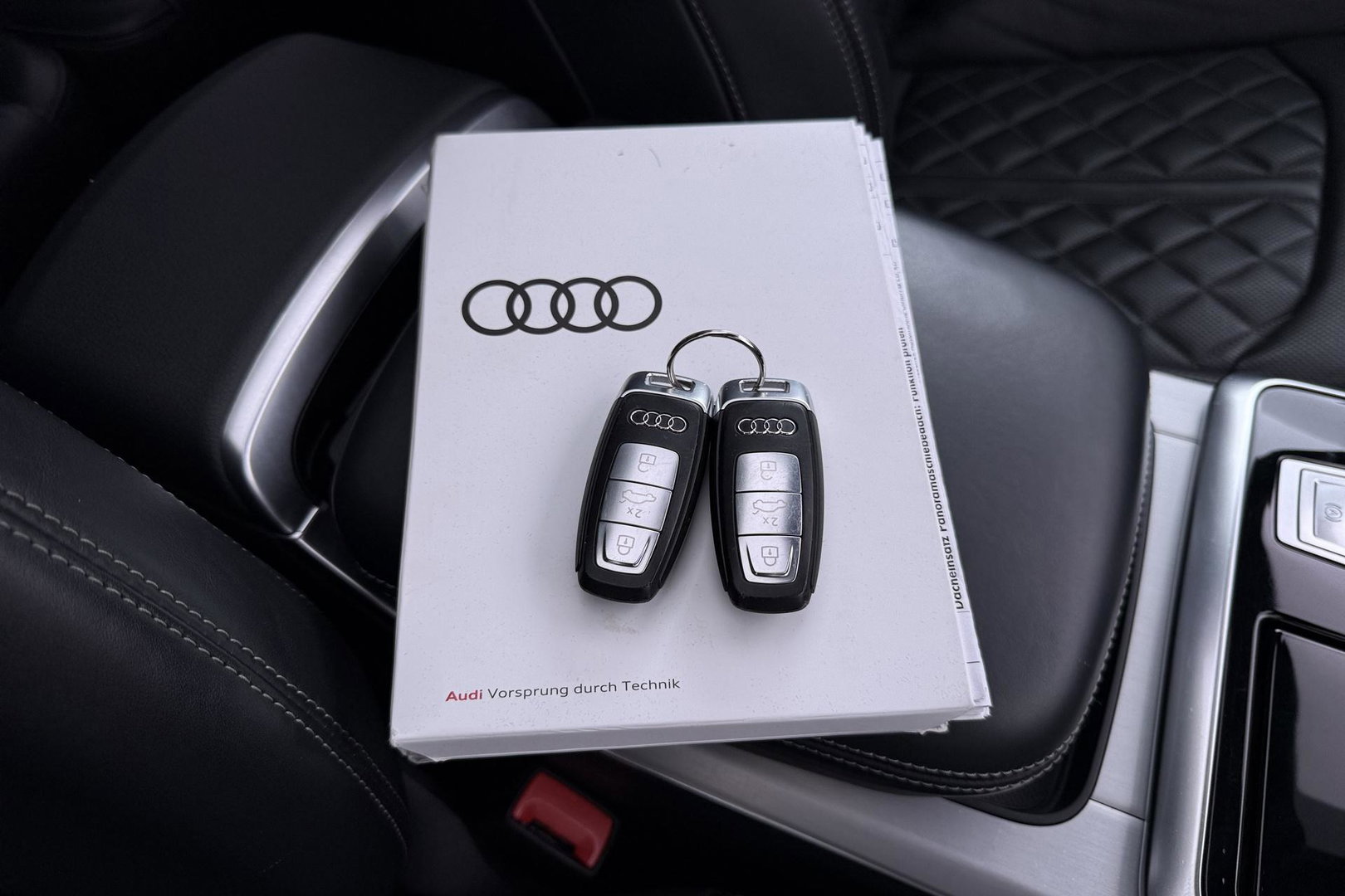 Audi Q7 60 TFSI e quattro Competition | Panoramadak | Luchtvering | Trekhaak | Massage+Ventilatie | Matrix LED | ACC | Camera | 21 Inch