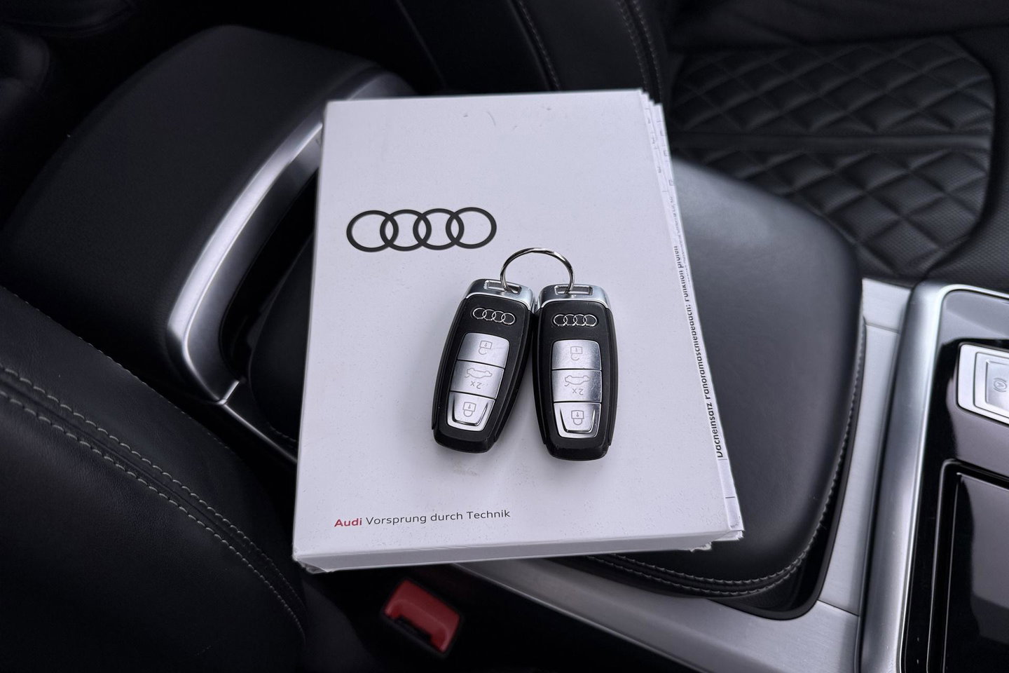 Audi Q7 60 TFSI e quattro Competition | Panoramadak | Luchtvering | Trekhaak | Massage+Ventilatie | Matrix LED | ACC | Camera | 21 Inch