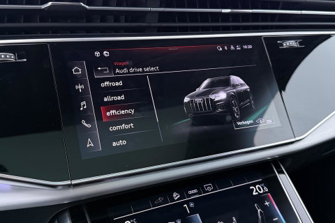 Audi Q7 60 TFSI e quattro Competition | Panoramadak | Luchtvering | Trekhaak | Massage+Ventilatie | Matrix LED | ACC | Camera | 21 Inch
