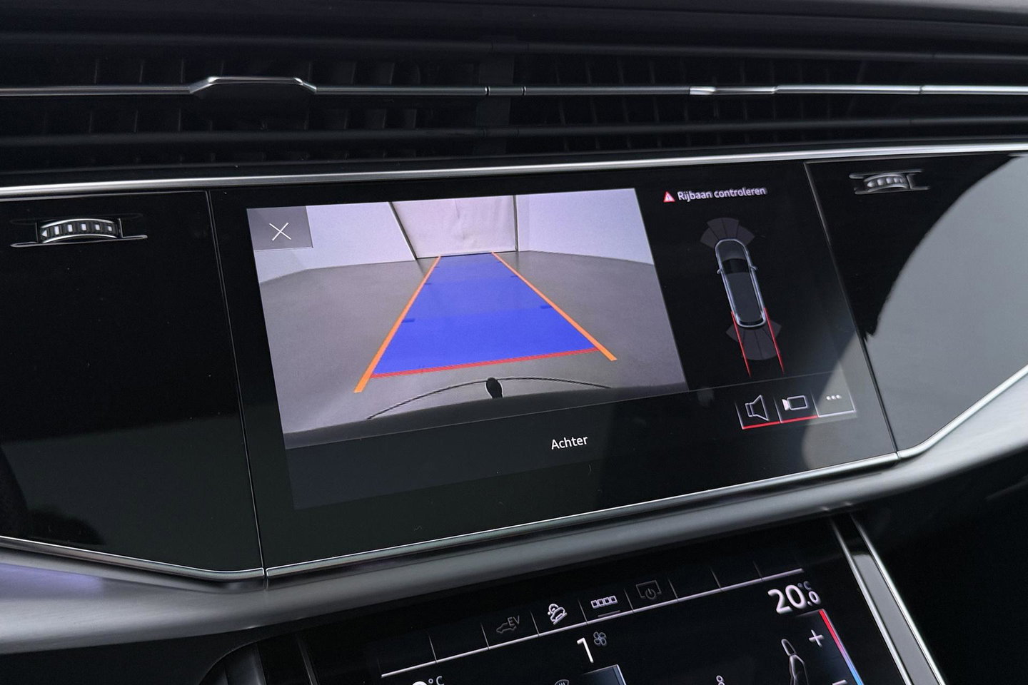 Audi Q7 60 TFSI e quattro Competition | Panoramadak | Luchtvering | Trekhaak | Massage+Ventilatie | Matrix LED | ACC | Camera | 21 Inch