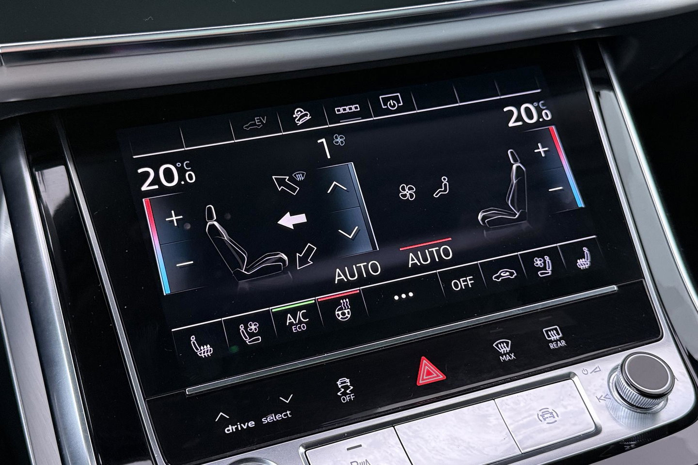 Audi Q7 60 TFSI e quattro Competition | Panoramadak | Luchtvering | Trekhaak | Massage+Ventilatie | Matrix LED | ACC | Camera | 21 Inch