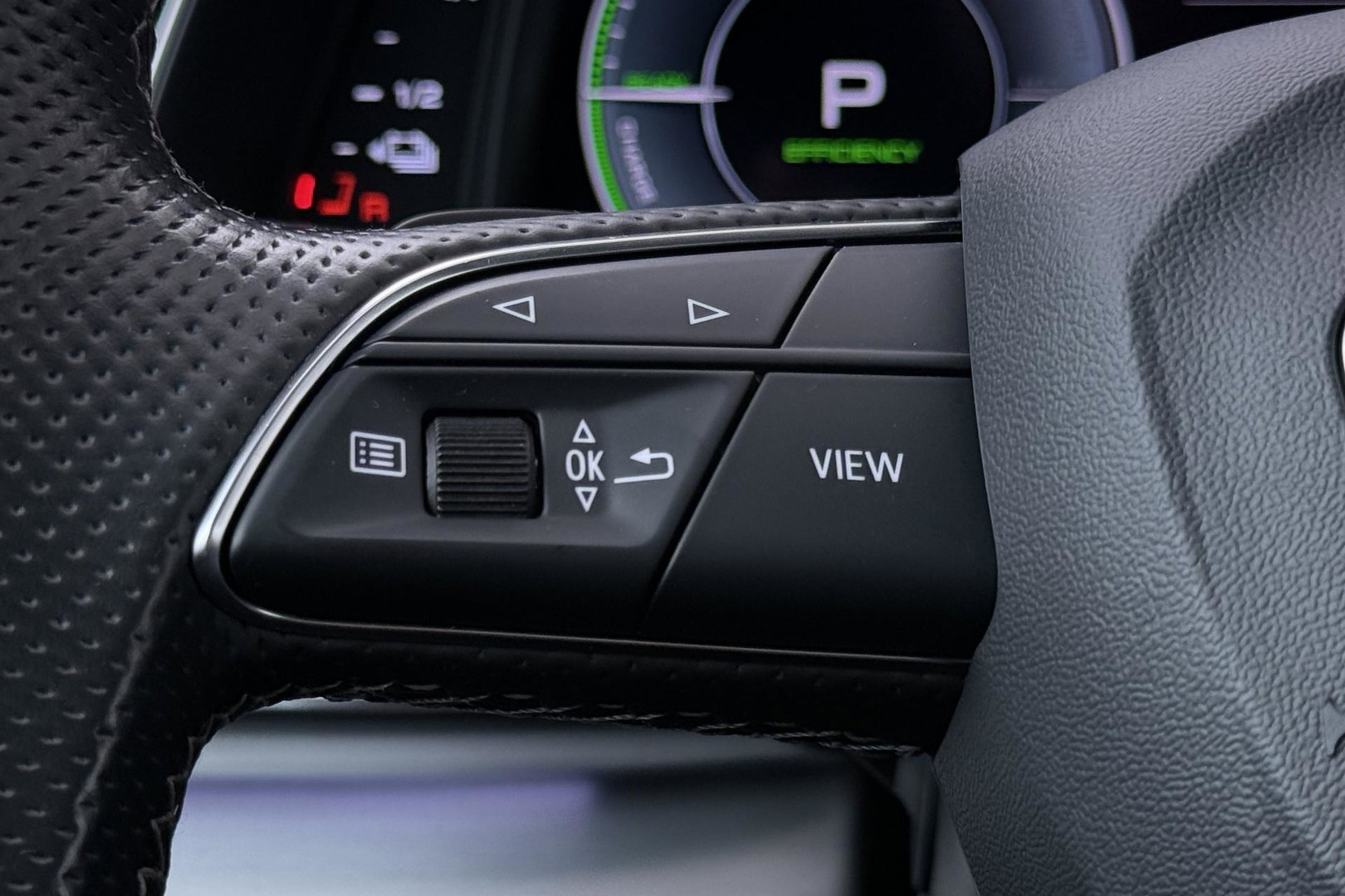 Audi Q7 60 TFSI e quattro Competition | Panoramadak | Luchtvering | Trekhaak | Massage+Ventilatie | Matrix LED | ACC | Camera | 21 Inch