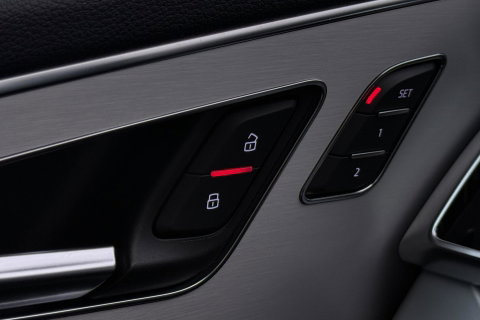 Audi Q7 60 TFSI e quattro Competition | Panoramadak | Luchtvering | Trekhaak | Massage+Ventilatie | Matrix LED | ACC | Camera | 21 Inch