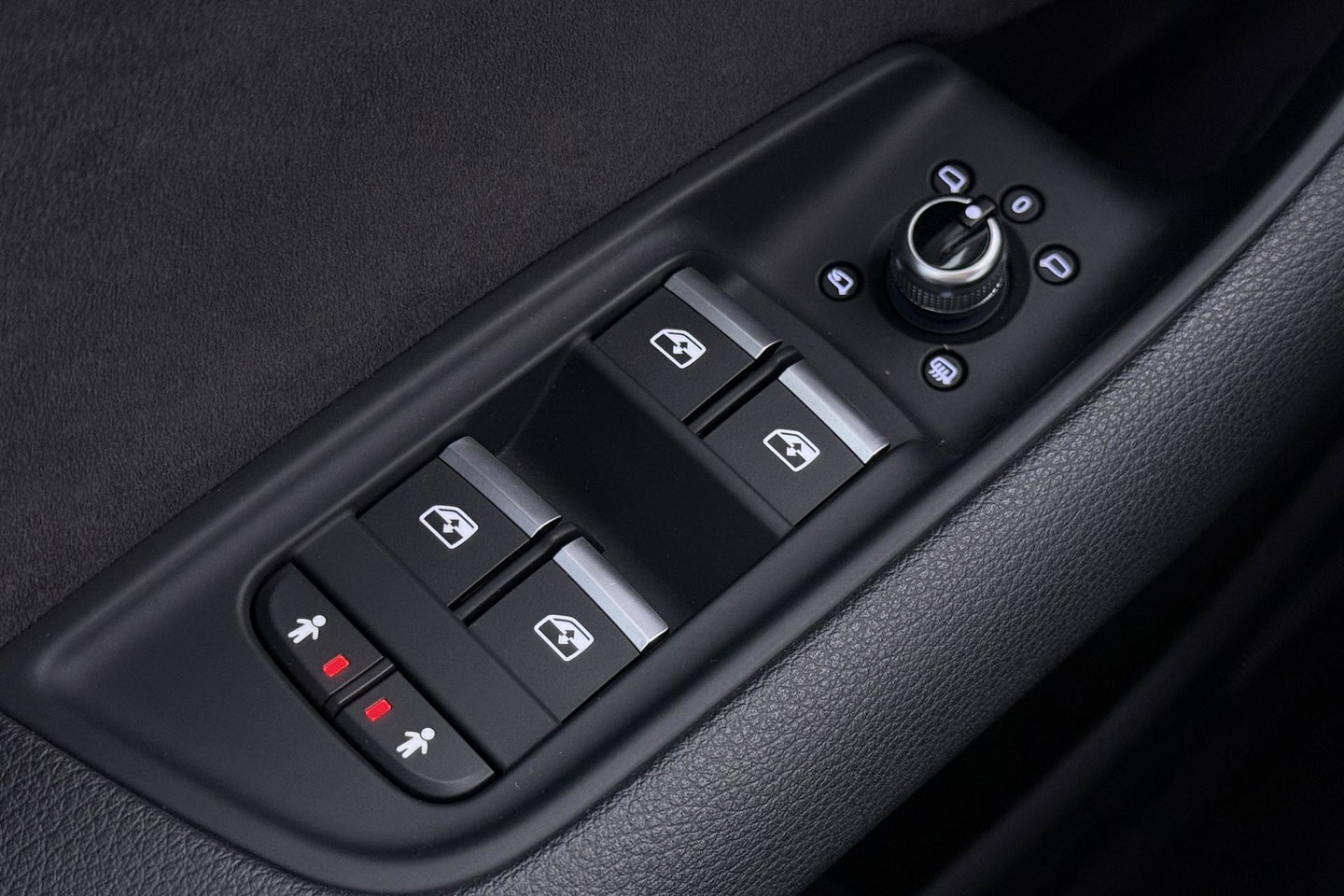 Audi Q7 60 TFSI e quattro Competition | Panoramadak | Luchtvering | Trekhaak | Massage+Ventilatie | Matrix LED | ACC | Camera | 21 Inch