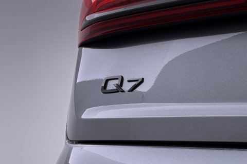 Audi Q7 60 TFSI e quattro Competition | Panoramadak | Luchtvering | Trekhaak | Massage+Ventilatie | Matrix LED | ACC | Camera | 21 Inch