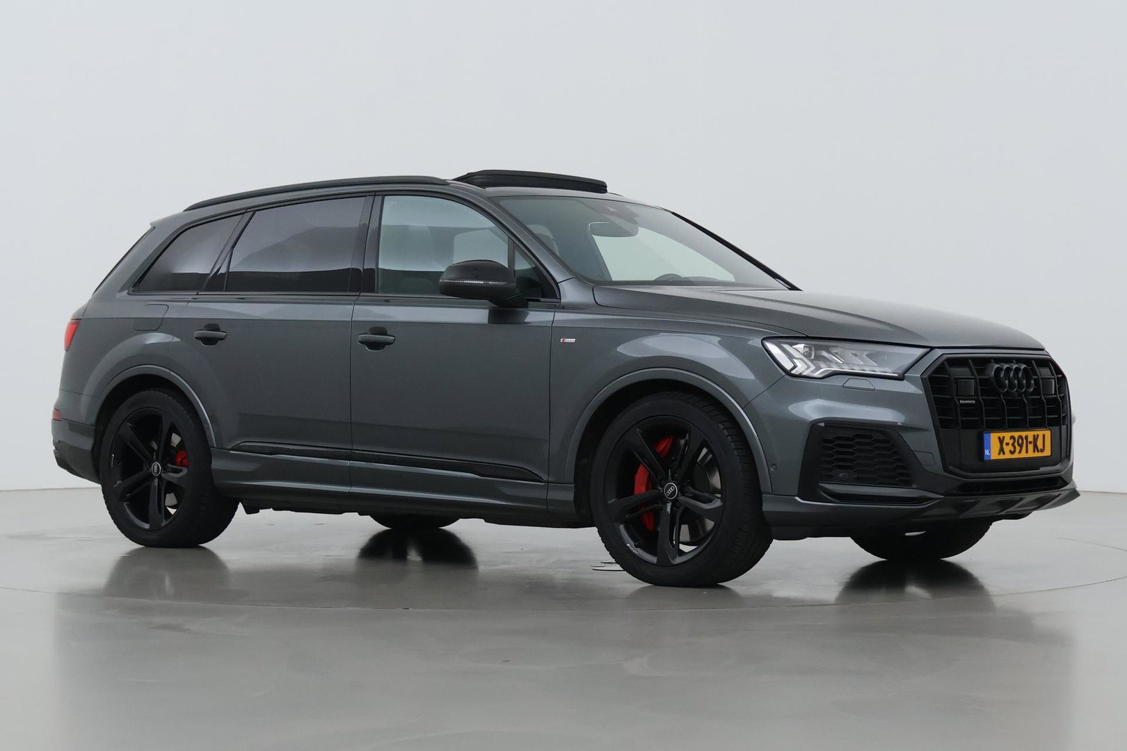 Audi Q7 60 TFSI e quattro Competition | Panoramadak | Luchtvering | Trekhaak | Massage+Ventilatie | Matrix LED | ACC | Camera | 21 Inch