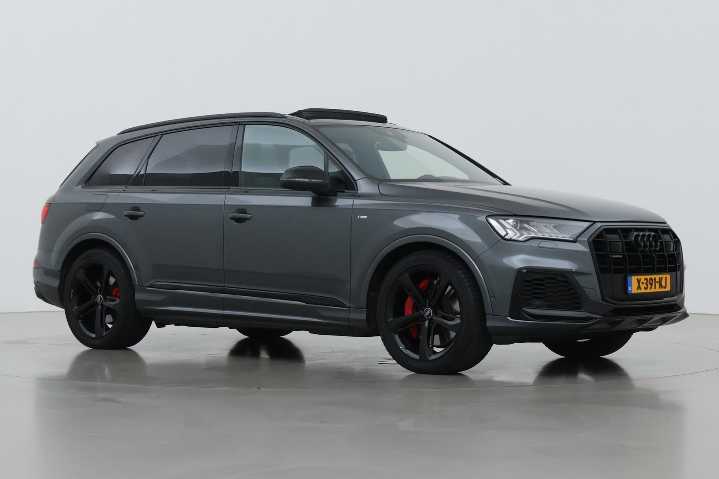 Audi Q7 60 TFSI e quattro Competition | Panoramadak | Luchtvering | Trekhaak | Massage+Ventilatie | Matrix LED | ACC | Camera | 21 Inch