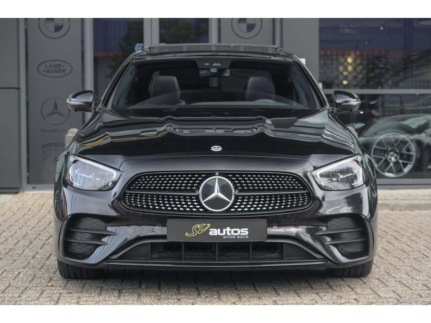 Mercedes-Benz E-Klasse E300e AMG 320pk Panoramadak Burmester Widescreen Leder NLauto 1e Eigenaar!