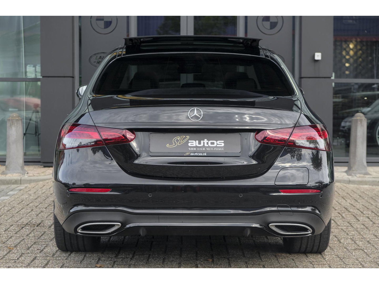 Mercedes-Benz E-Klasse E300e AMG 320pk Panoramadak Burmester Widescreen Leder NLauto 1e Eigenaar!