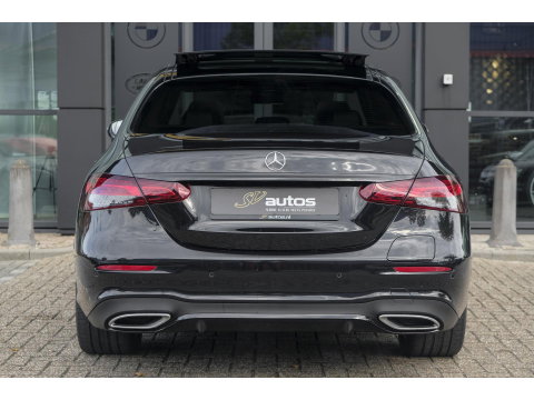 Mercedes-Benz E-Klasse E300e AMG 320pk Panoramadak Burmester Widescreen Leder NLauto 1e Eigenaar!