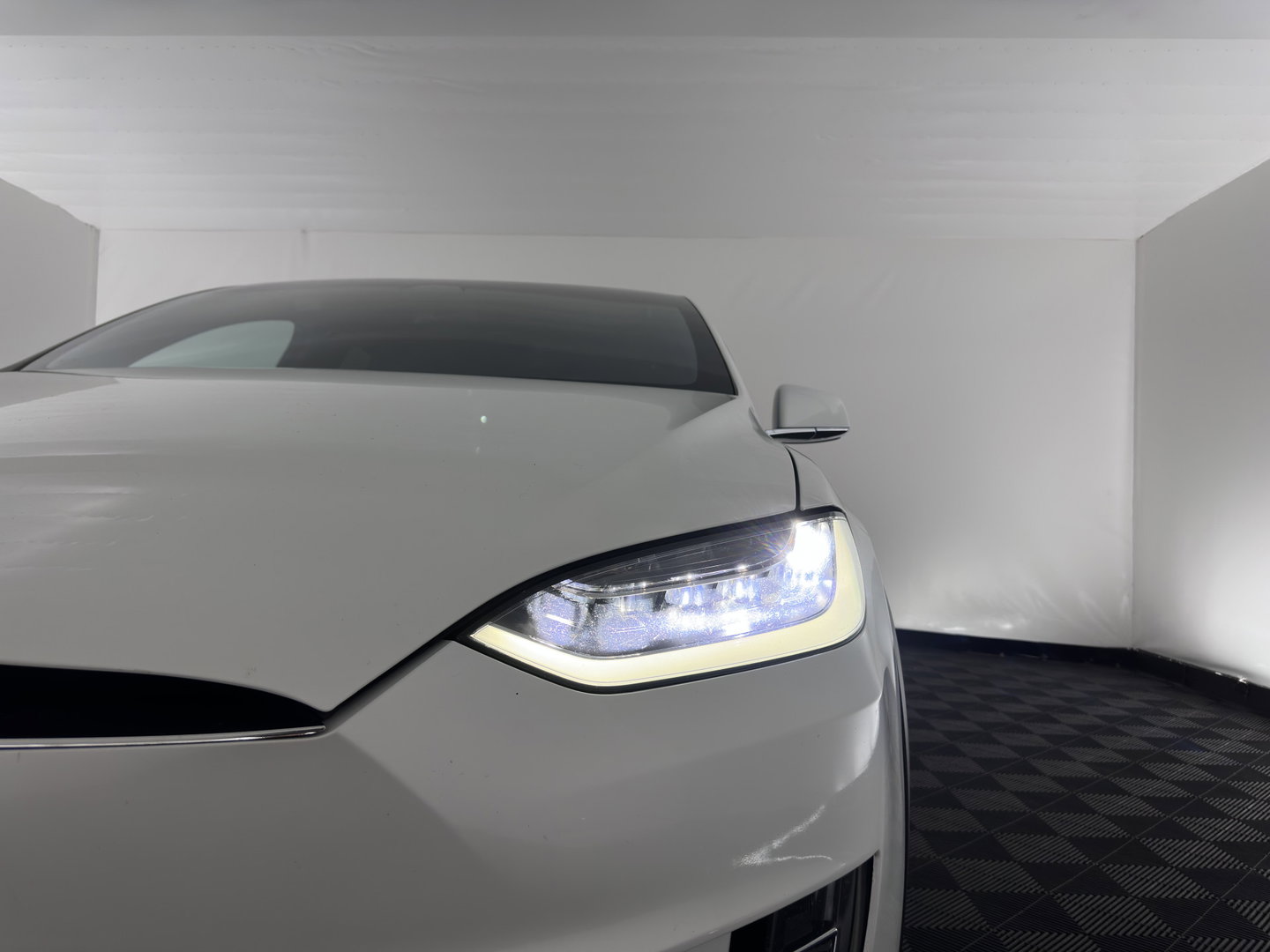 Tesla Model X 100D [3-Fase-17kW] Aut. *PANO | LEATHER | NAVI-FULLMAP | FULL-LED | AIRSUSPENSION | DIGI-COCKPIT | FASTLOADER | KEYLESS | DAB+ | HEATED-SPORTSEATS | TOWBAR | PRIVACY-GLASS | AUTOPILOT |  20"ALU*