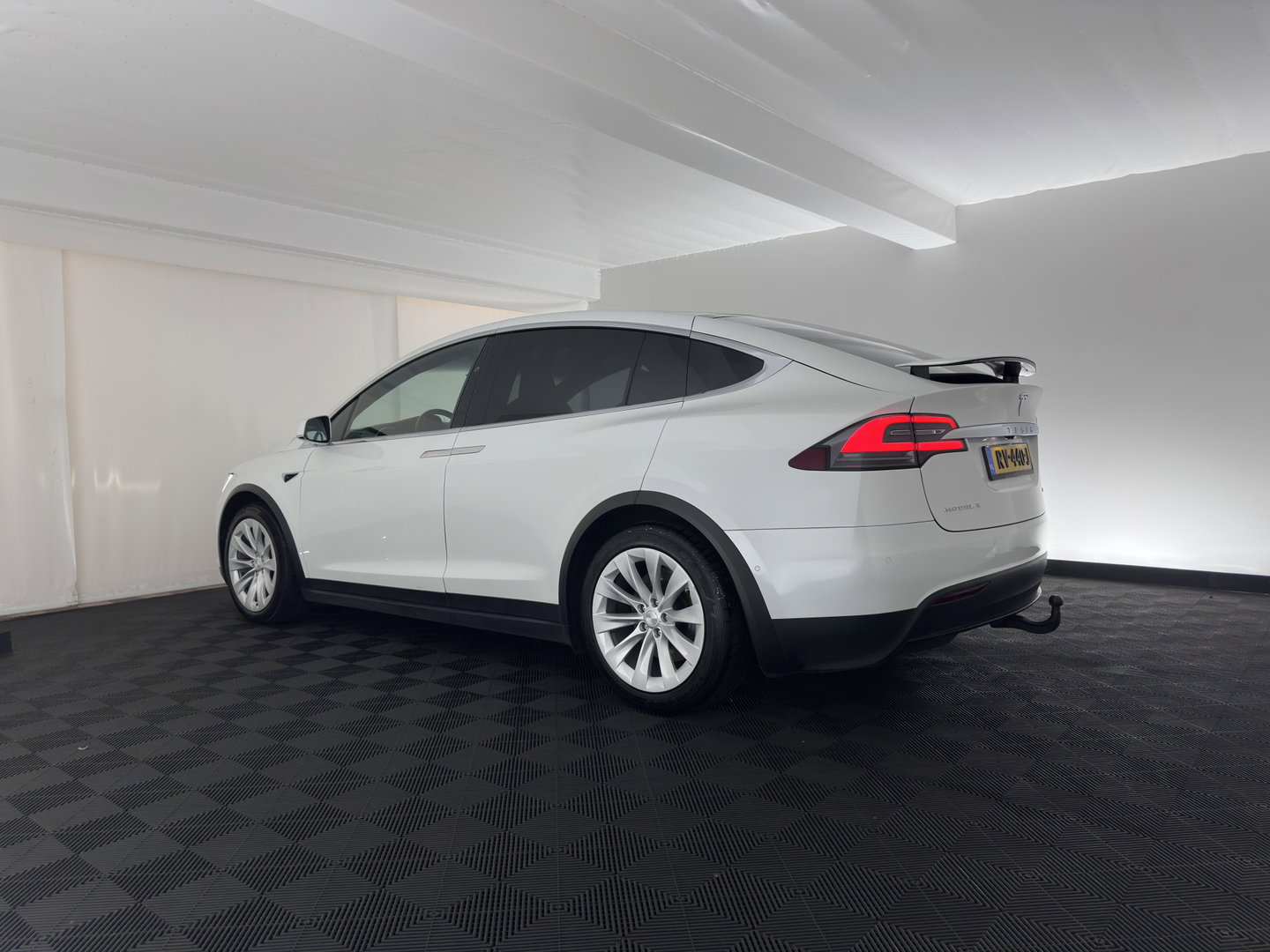 Tesla Model X 100D [3-Fase-17kW] Aut. *PANO | LEATHER | NAVI-FULLMAP | FULL-LED | AIRSUSPENSION | DIGI-COCKPIT | FASTLOADER | KEYLESS | DAB+ | HEATED-SPORTSEATS | TOWBAR | PRIVACY-GLASS | AUTOPILOT |  20"ALU*
