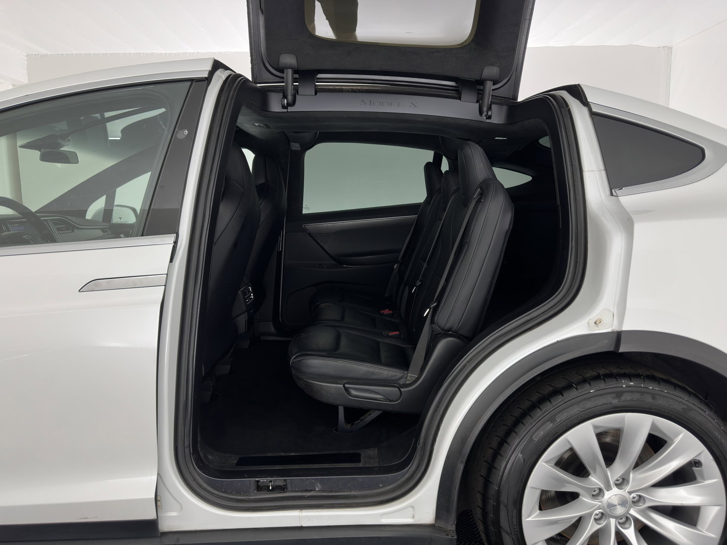 Tesla Model X 100D [3-Fase-17kW] Aut. *PANO | LEATHER | NAVI-FULLMAP | FULL-LED | AIRSUSPENSION | DIGI-COCKPIT | FASTLOADER | KEYLESS | DAB+ | HEATED-SPORTSEATS | TOWBAR | PRIVACY-GLASS | AUTOPILOT |  20"ALU*