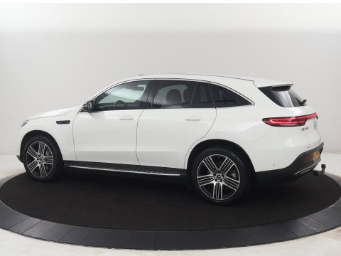 Mercedes-Benz EQC 400 4MATIC AMG Line 80 kWh | SOH 95.8% | Panoramadak | Trekhaak | Camera | Sfeerverlichting | Climate control | Half Leder | Stoelverwarming |