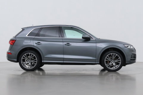 Audi Q5 55 TFSIe Quattro Competition | 360° Camera | Head-Up | Keyless | LED | Stoelverwarming V+A | Parkeerassistent | 19 Inch