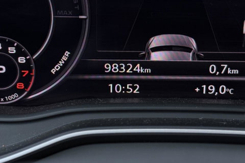 Audi Q5 55 TFSIe Quattro Competition | 360° Camera | Head-Up | Keyless | LED | Stoelverwarming V+A | Parkeerassistent | 19 Inch