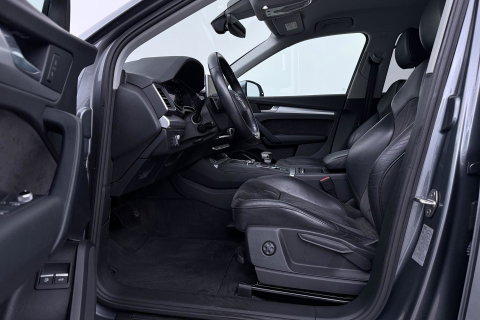 Audi Q5 55 TFSIe Quattro Competition | 360° Camera | Head-Up | Keyless | LED | Stoelverwarming V+A | Parkeerassistent | 19 Inch