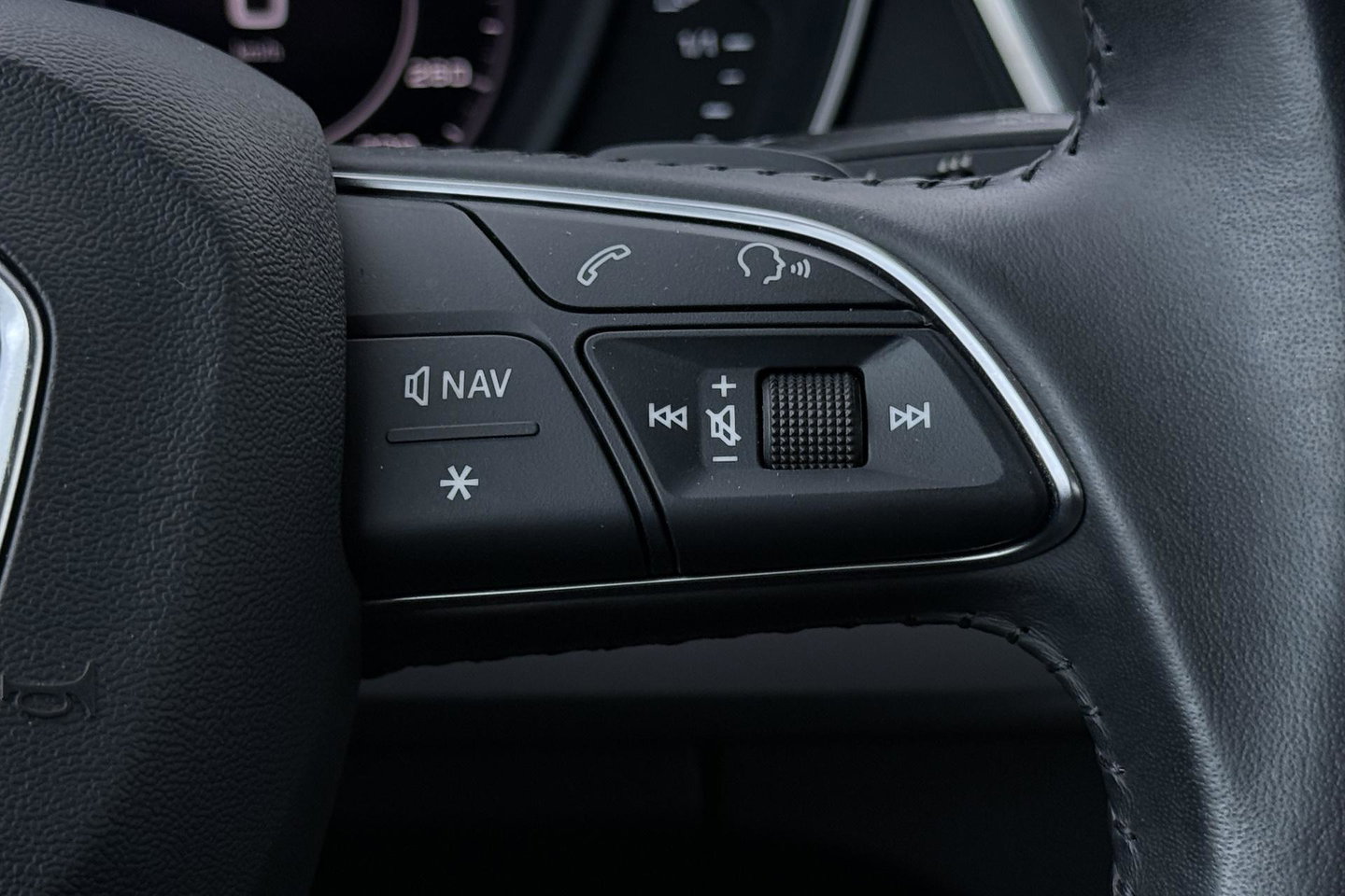 Audi Q5 55 TFSIe Quattro Competition | 360° Camera | Head-Up | Keyless | LED | Stoelverwarming V+A | Parkeerassistent | 19 Inch