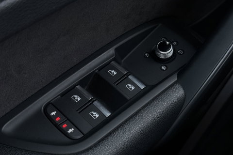 Audi Q5 55 TFSIe Quattro Competition | 360° Camera | Head-Up | Keyless | LED | Stoelverwarming V+A | Parkeerassistent | 19 Inch